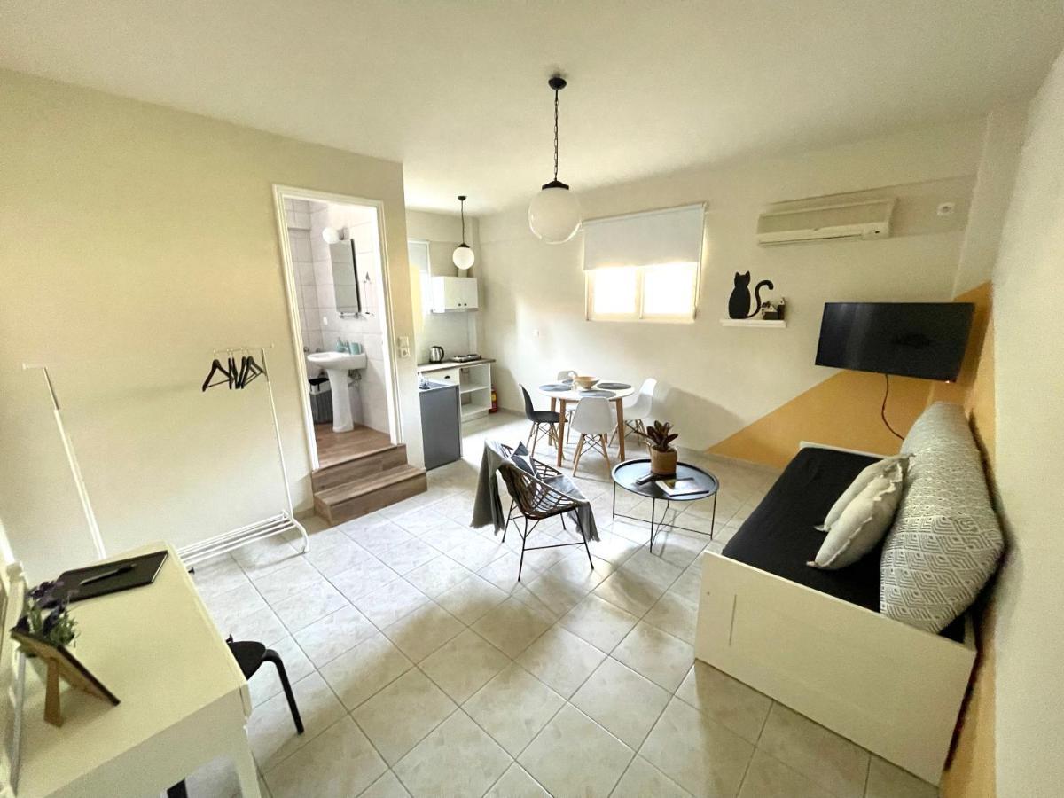 Sofi'S Apartments กาลามาตา ภายนอก รูปภาพ